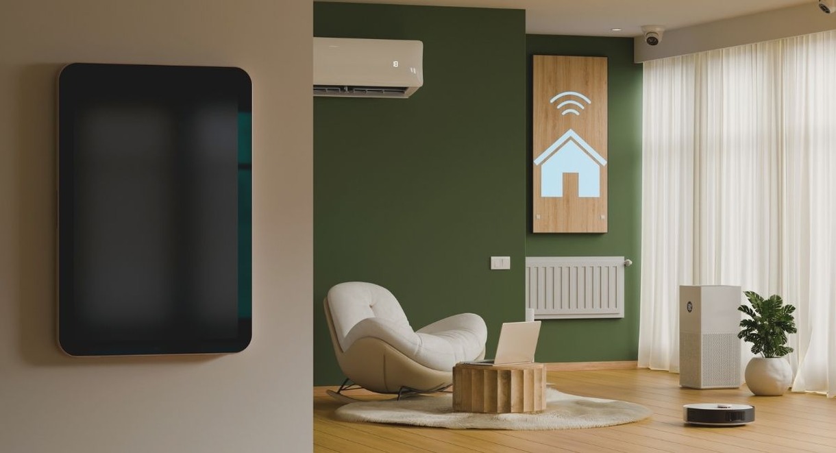 Panneau de controle digital pour maison connectee fixe au mur avec interface tactile